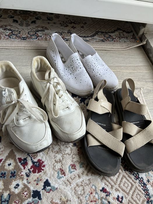 Отдам бесплатно женская обувь