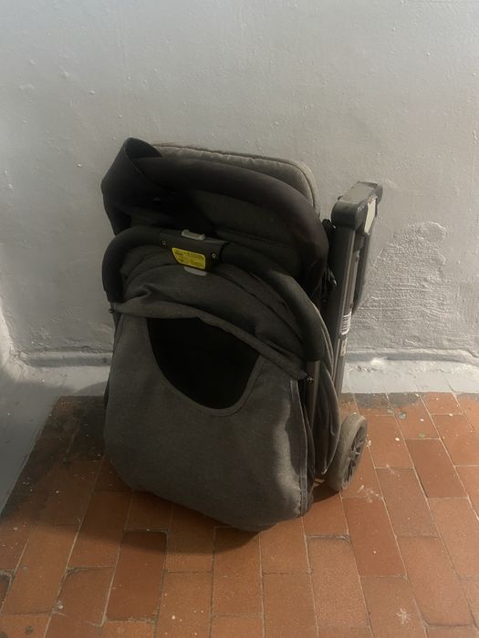 Коляска прогулочная