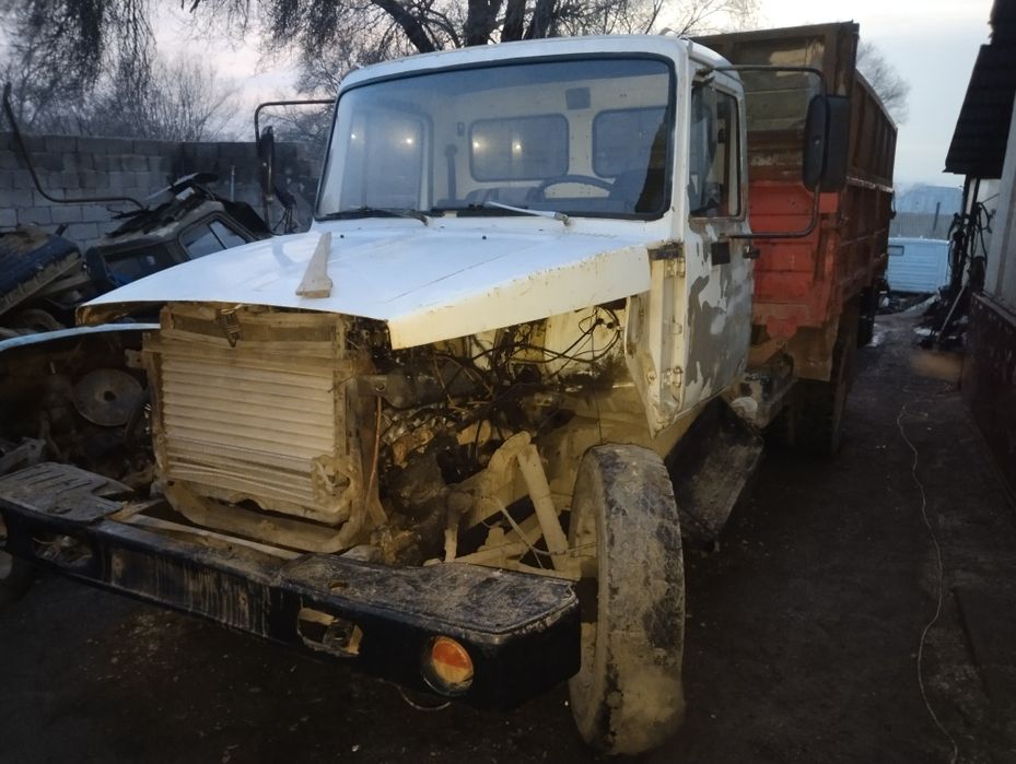 Газ 3307  и газ 53 на разбор на запчасти целиком не продается