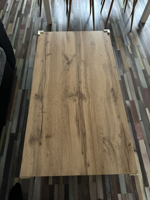 Разтегателна трапезна маса и холна маса