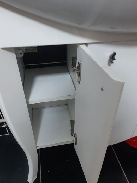 Раковина с зеркалом