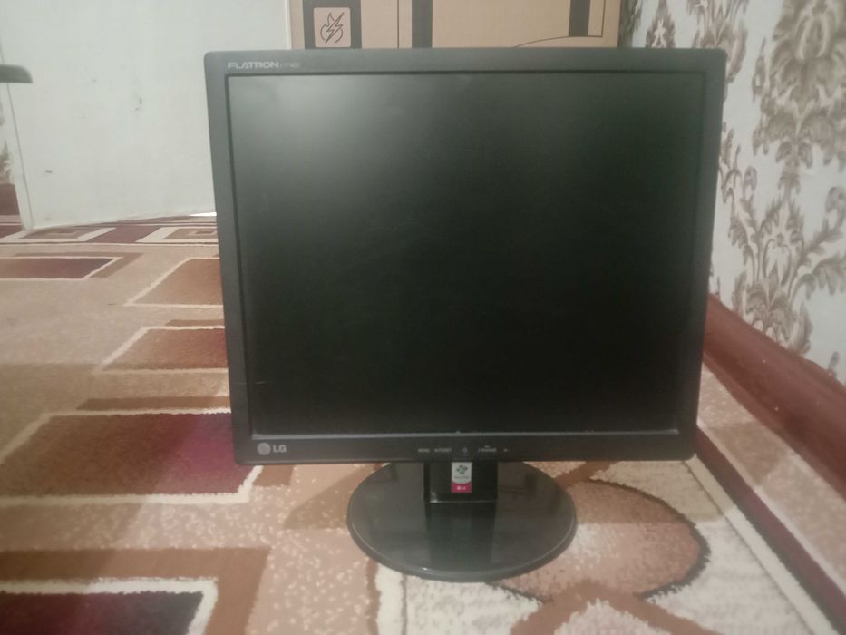 LG монитор сотилади