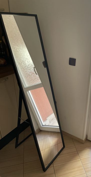 Огледало на стойка