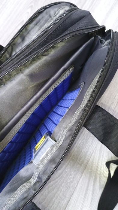 Сумка ноутбук сотилади