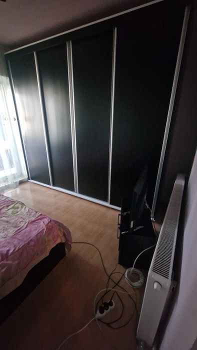 Închiriez apartament 3 camere