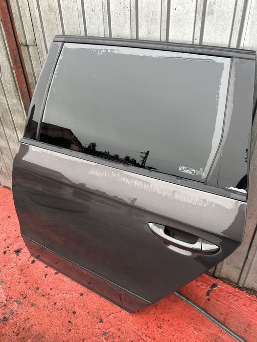 Usa stanga spate vw passat b6 break LC8Z mocca brown