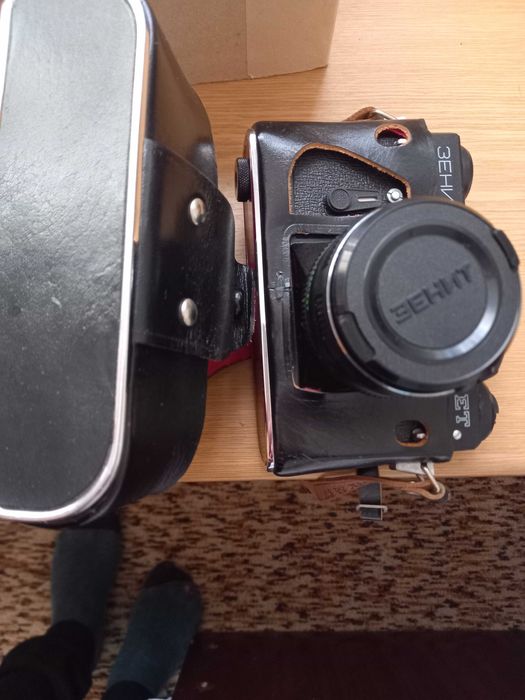 Продавам НОВ фотоапарат  Zenit-EТ