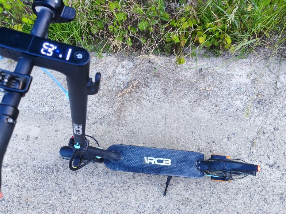 Trotinetă electrică rcb r17