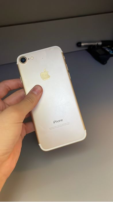 продам Айфон 7, все работает