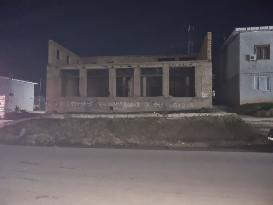 Toshkent Yangiyo'lda 2 qavatlik bino sotiladi