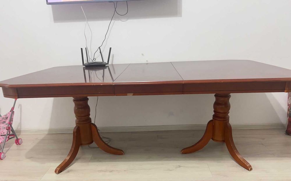 Продается обеденный раздвижной стол