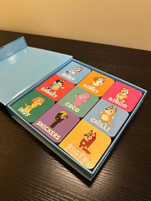 Блуи кутия с мини книжки