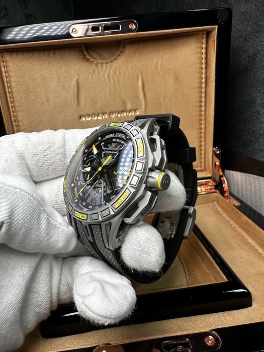 Часовник Roger Dubuis