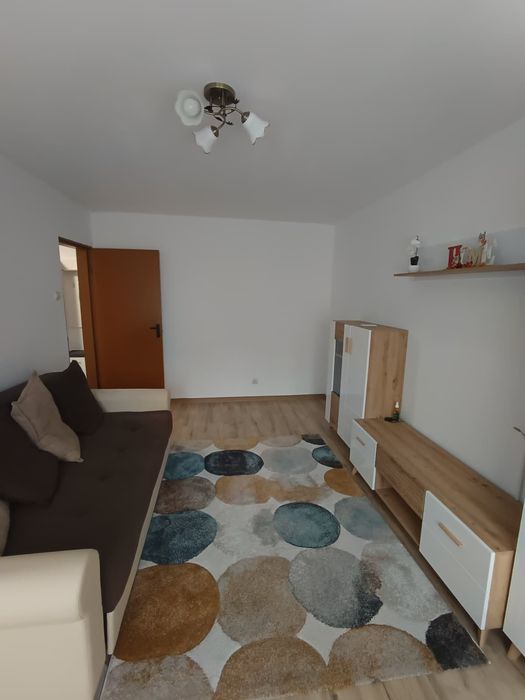 Vand apartamane 2 camere