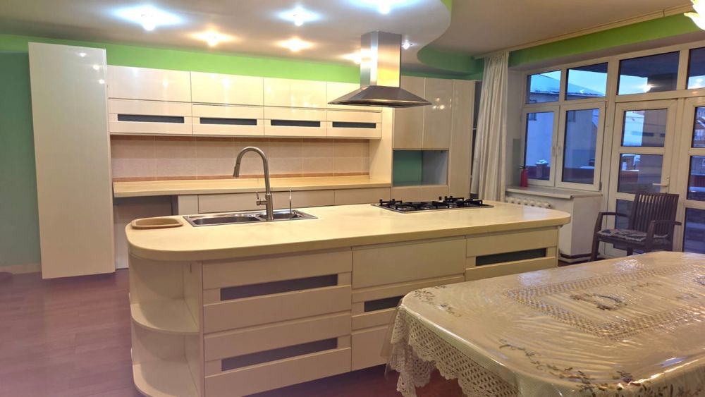 Кухонный гарнитур