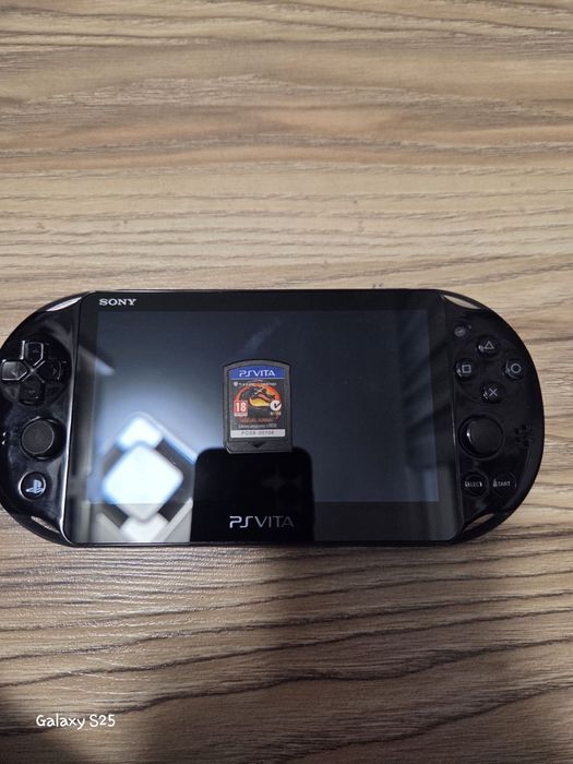 Конзола игра PS Vita Slim с оригинално зарядно