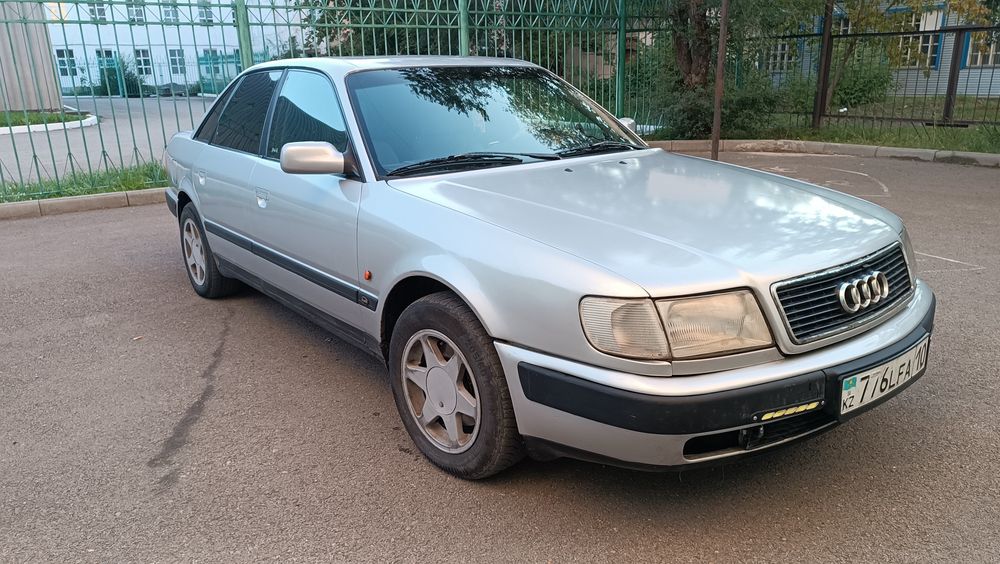 Продам Ауди 100 С4