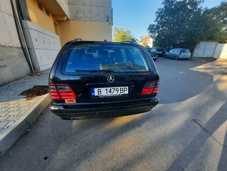 Мерцедес е320 2001 г.