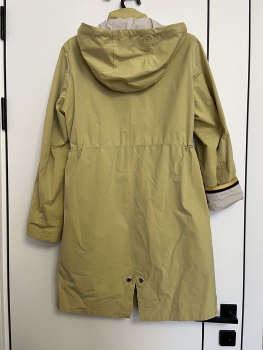 Продам женскую ветровку