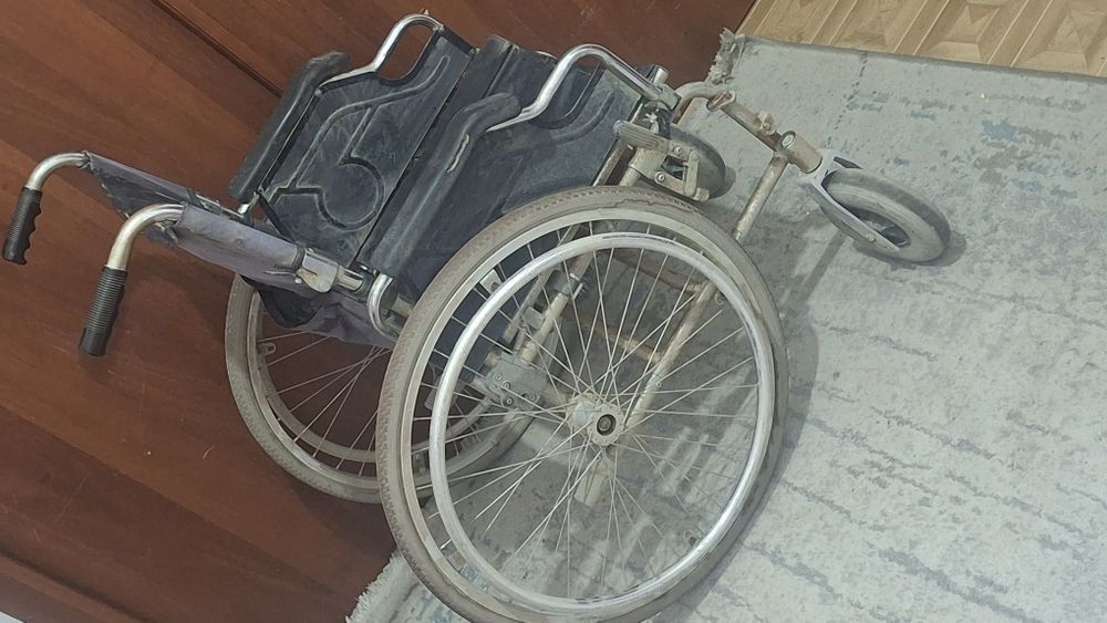 Инвалидная коляска