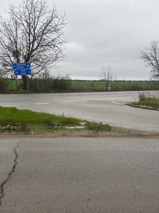 Продавам ъглов парцел