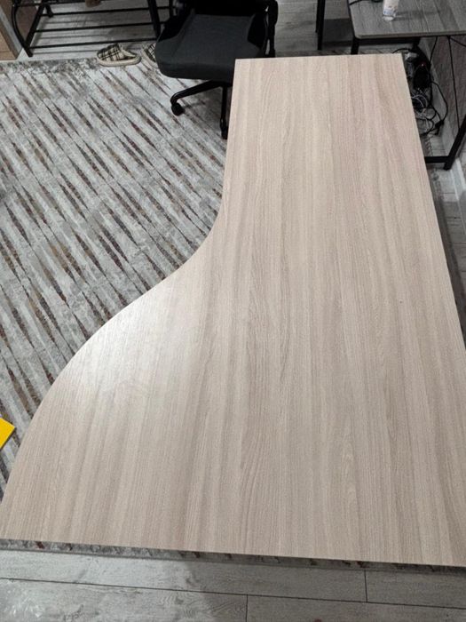 Продам компьютерный стол 160*100