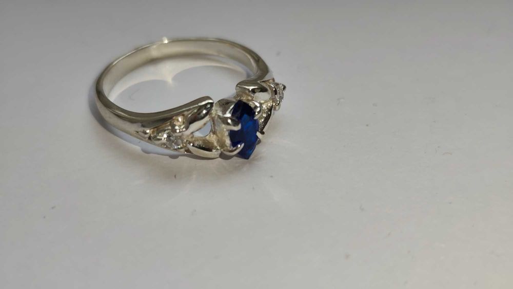 Серебряное кольцо с камнем САПФИР, разм.18