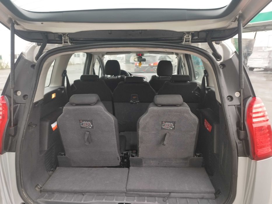 Peugeot 5008 - motor 1,6 hdi - an 2010 - 7 locuri
