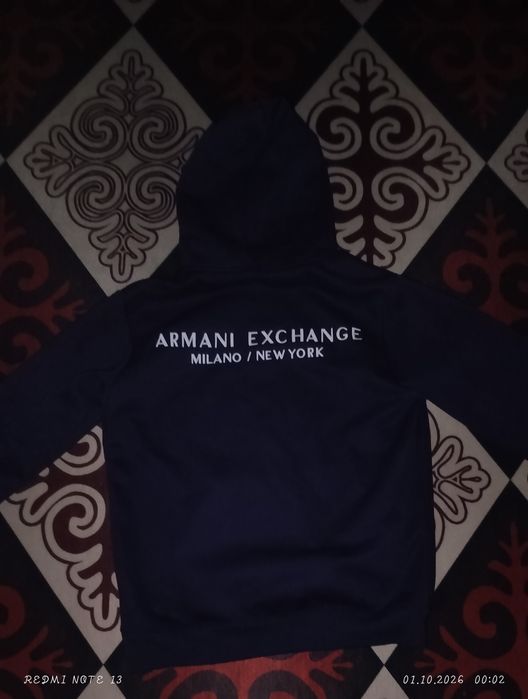 кофта Армани хорошая