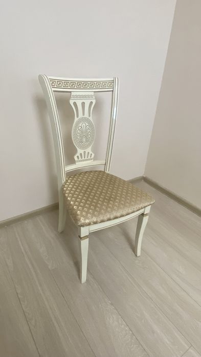 Продоются стулья