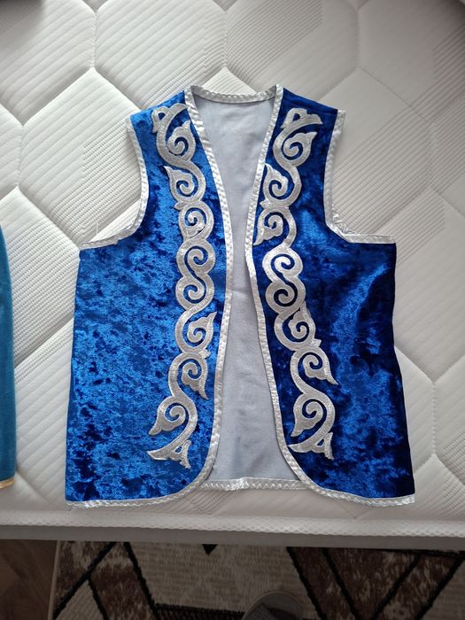 Продам жилетки национальные