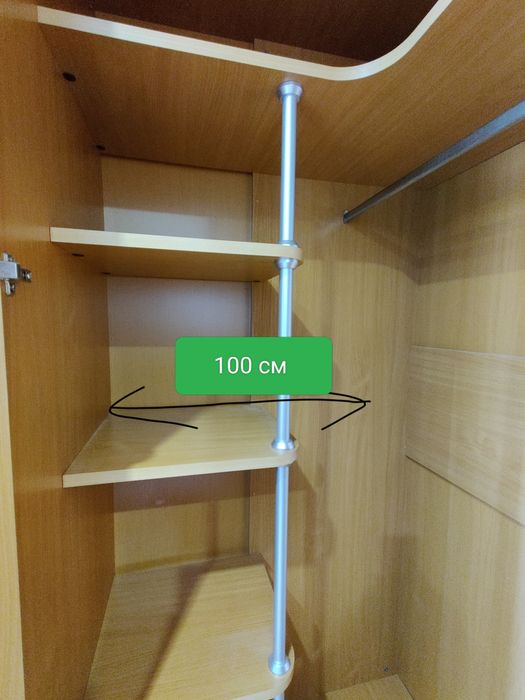 Угловой шкаф в хорошем состоянии