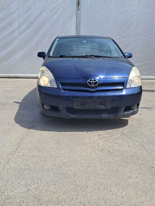 Dezmembrez Toyota Corolla Verso 2.2 D-4D cod motor 2AD-FTV transmisie manuala 6+1 an 2006