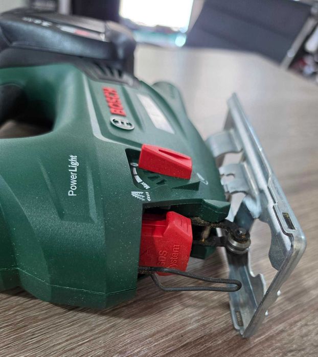 Акумулаторен прободен трион BOSCH PST 18 Li