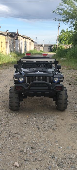 Детский электромобиль