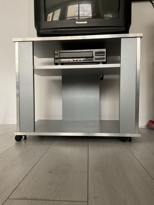 Секция с ракла, телевизионен шкаф, спешно, по договаряне, има бонус,