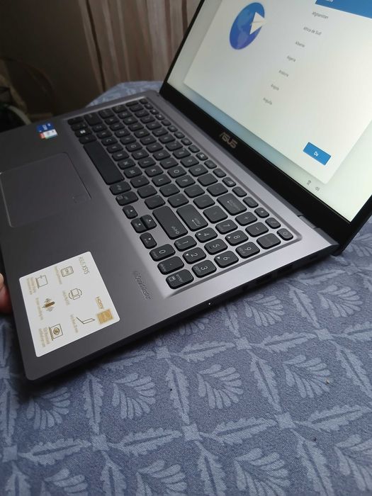 Laptop ASUS X515EA