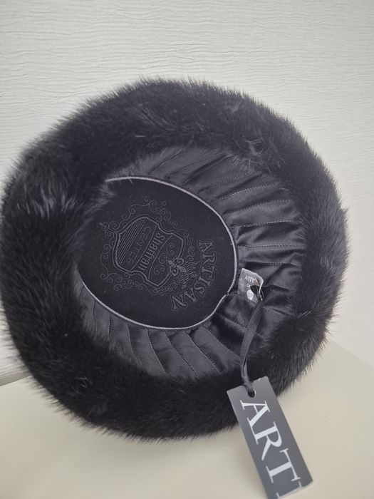 Продаются норковая шапка.