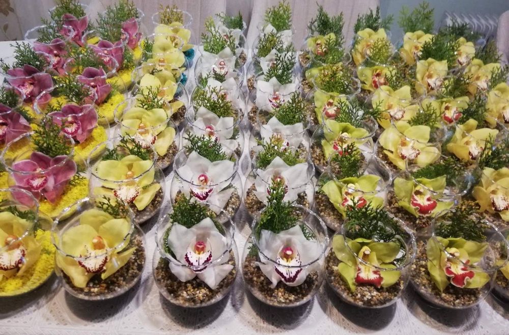 Орхидея или роза в стъклена ваза със специална декорация!!!