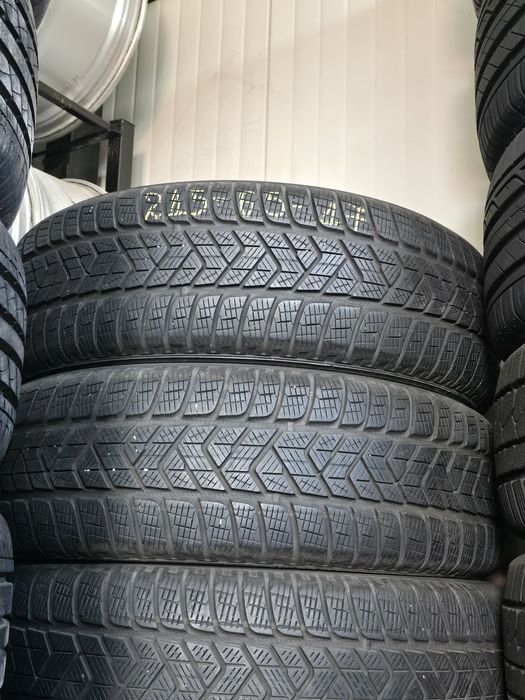 4 Броя 215/65/17 Pirelli 2x7mm 2x5,5mm