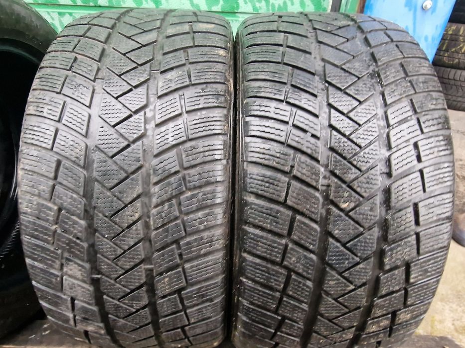 Anvelope 255/40R18 marca Vredestein, DOT 2019, 5.5 mm