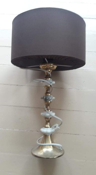 Ретро лампа с мраморни детайли