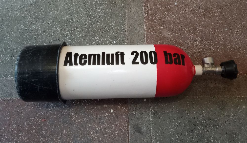 Продавам желязна бутилка - 1 брой - 5L - 200 BAR - АТМОСФЕРИ работно налягане