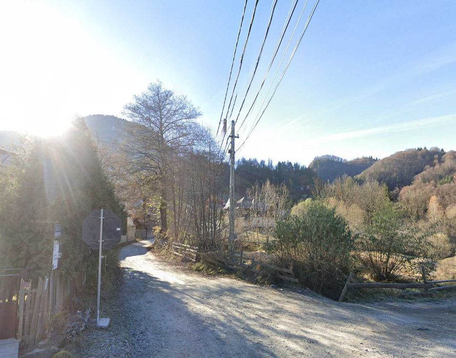 Teren 911 mp – Podu Dâmboviței la intrare in Parcul Piatra Craiului