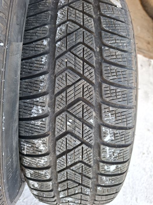 Продам шины. 235/60/19 пирелли