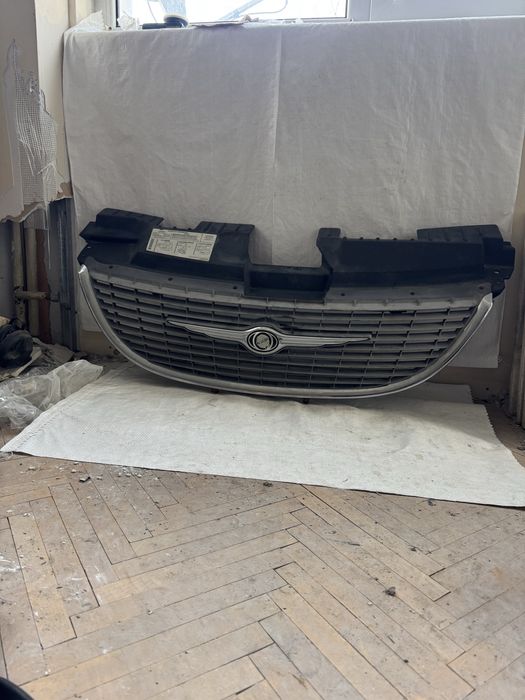 Оригинална решетка Крайслер Вояджер Chrysler Voyager