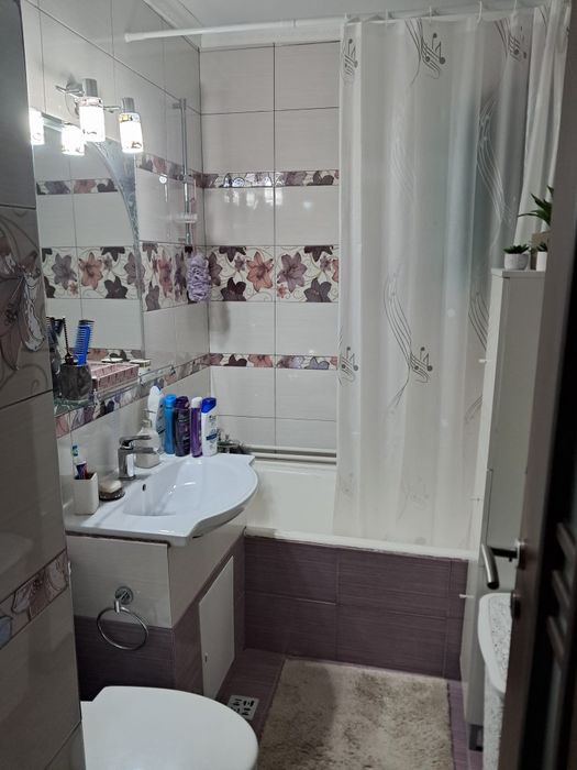 Vând  apartament  3 camere