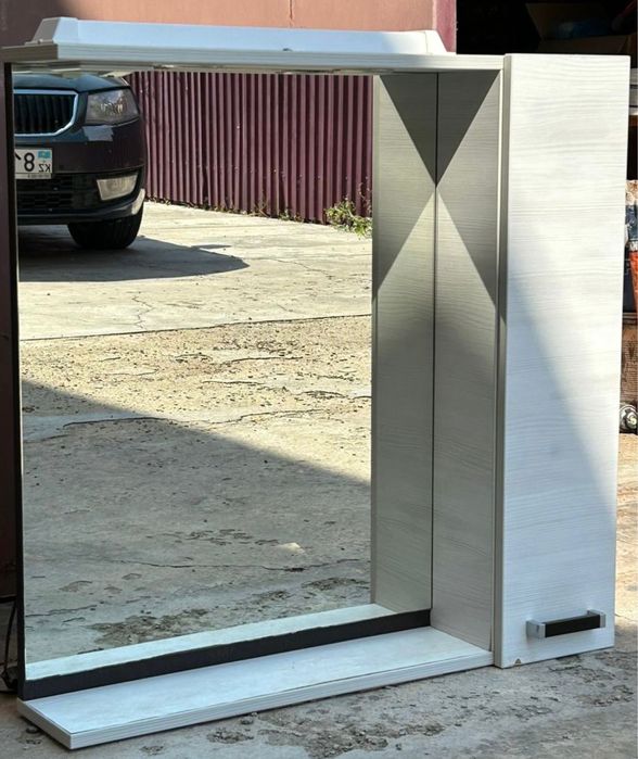 Раковина с зеркалом