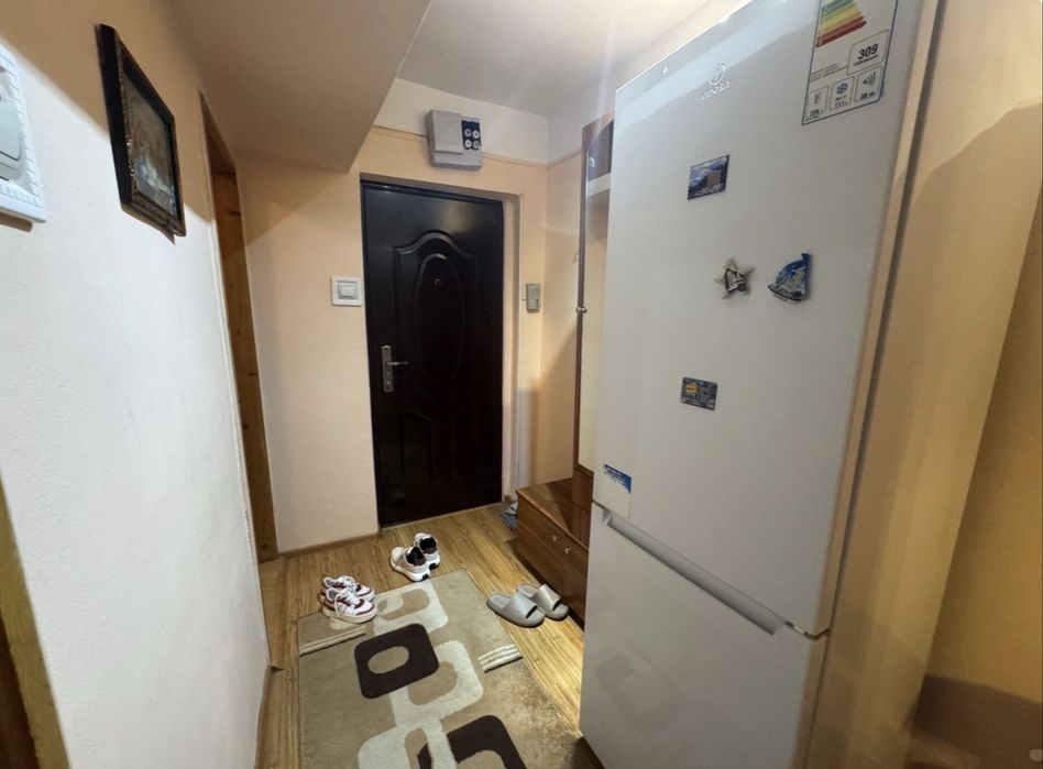 Vand apartament 2 camere zona Spiru