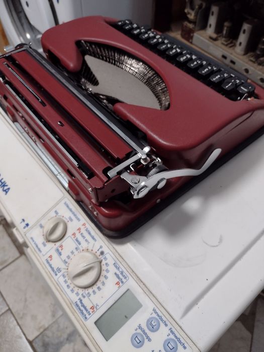 Нова пишеща машина Марица